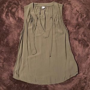 Old navy olive green tank top women’s size small